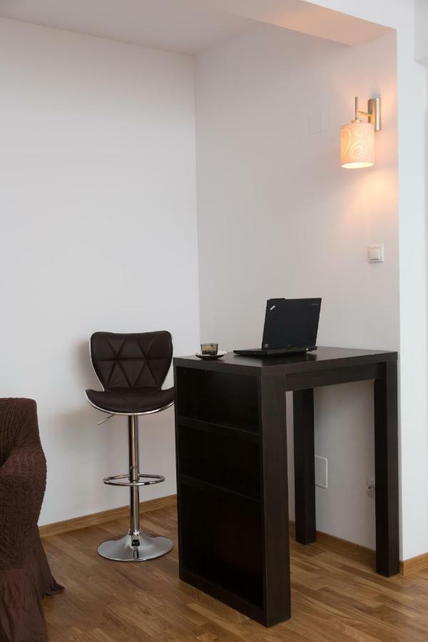 Central Luxury Flat With Terrace - Adela Accommodation - Ideal For Long Stays Bucarest Extérieur photo