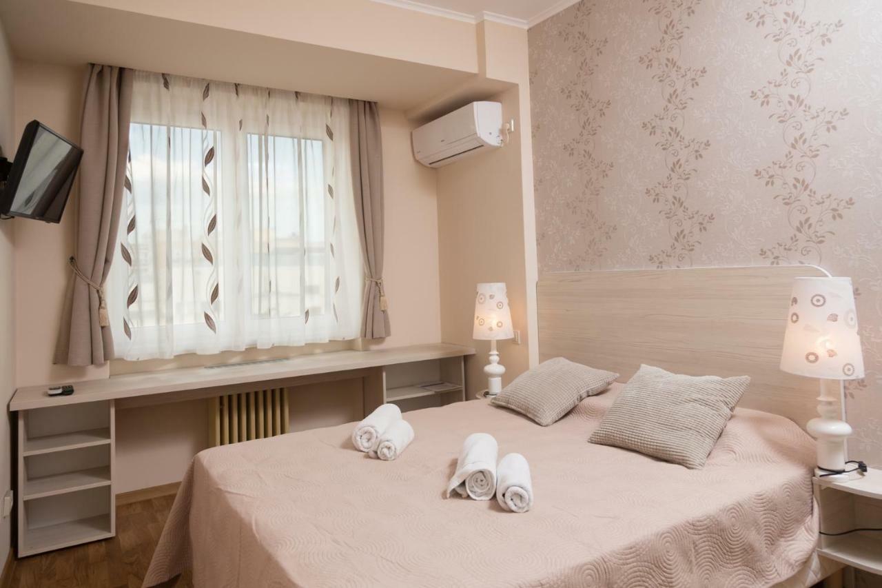 Central Luxury Flat With Terrace - Adela Accommodation - Ideal For Long Stays Bucarest Extérieur photo