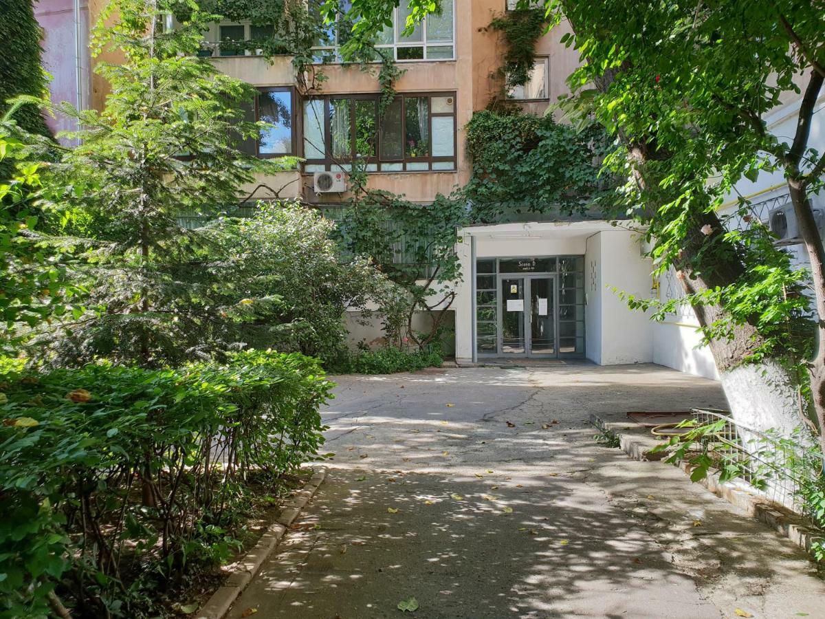 Central Luxury Flat With Terrace - Adela Accommodation - Ideal For Long Stays Bucarest Extérieur photo
